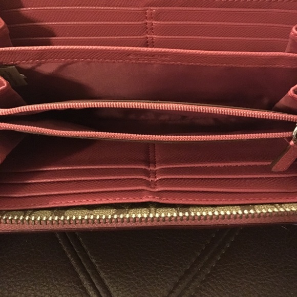 Pink Coach wallet - Picture 3 of 4